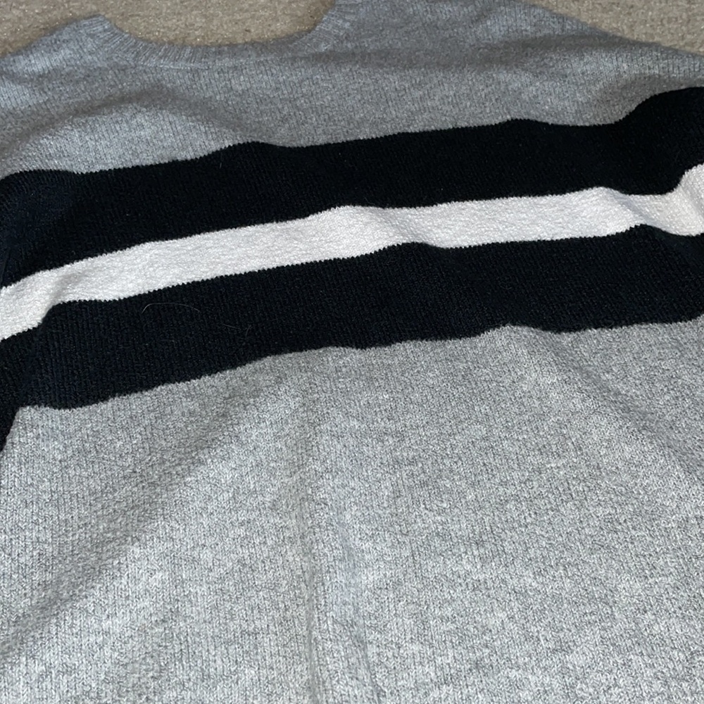 grey sweater - Picture 2 of 3